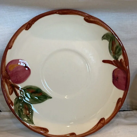 2 Franciscan Apple Coffee Cups & Saucers - Picture 4 of 5